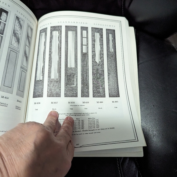 COPY - Lee Valley. Book. Homes & Interiors of the 1920. Restoration Guide. - Picture 11 of 15